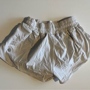 lululemon athletica White Athletic Shorts Hotty Hots 2.5 size 0